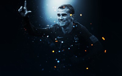 亿博电竞-卢卡库训练中完成倒钩破门